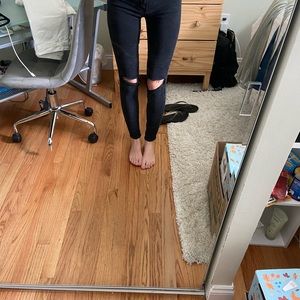 High rise black Jean